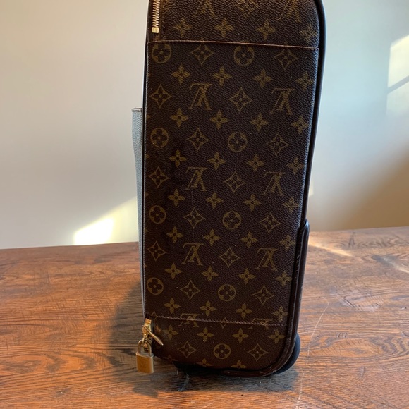 Louis Vuitton luggage - Picture 2 of 6